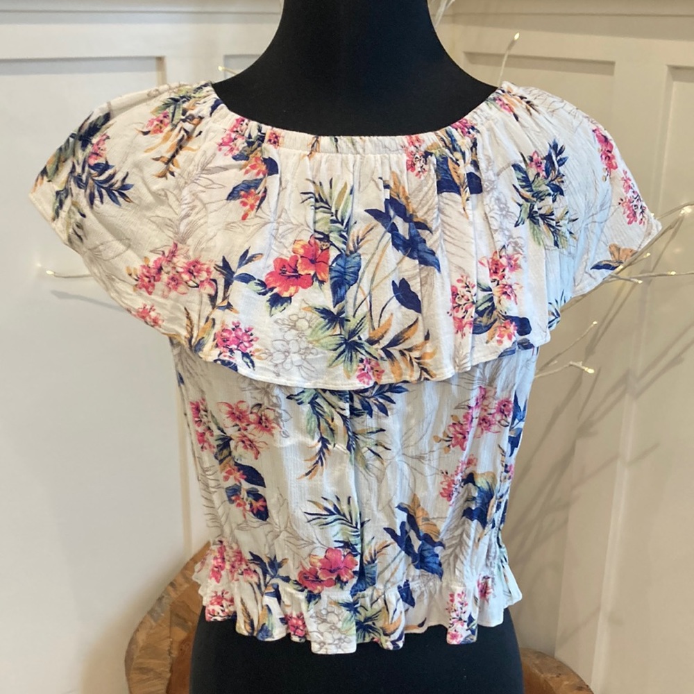 American eagle white floral blouse